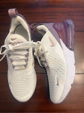 Nike Air Force 1 Mid LE Grade School Size 4.5 Y Like New, wore 1 time